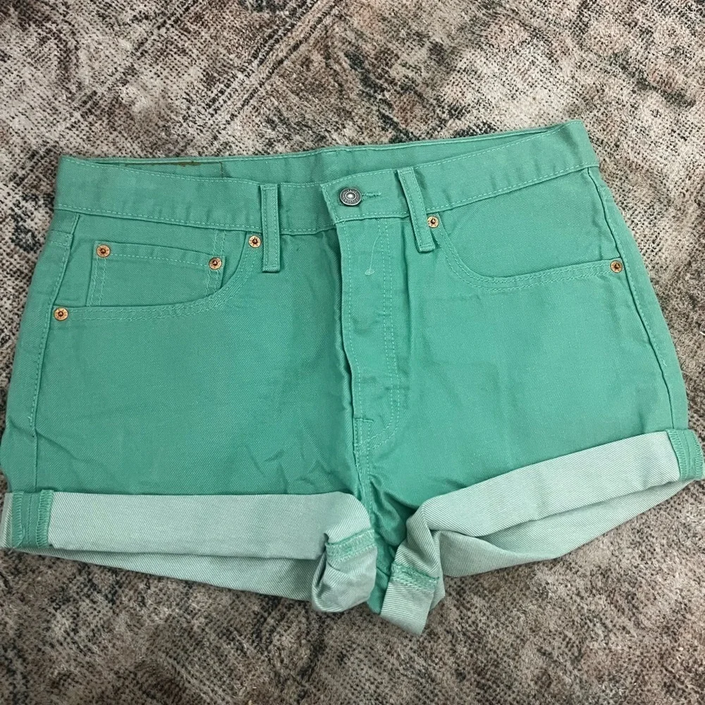 Levi's Mint Green Shorts Size 10 BNWOT - Picture 2 of 2